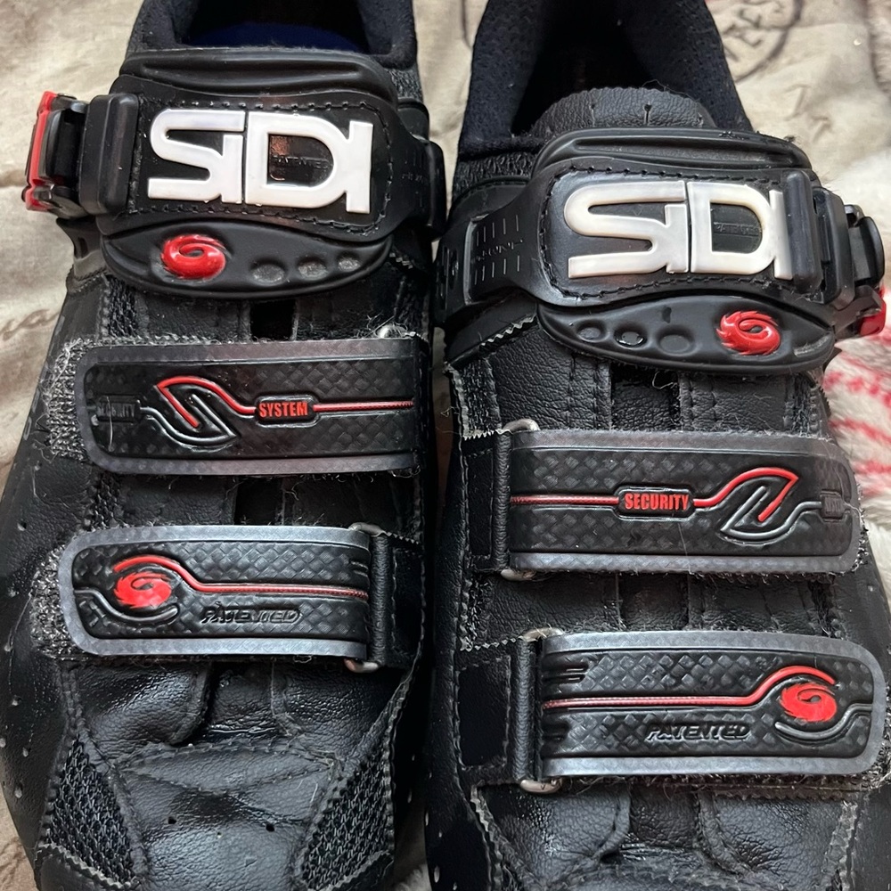 SIDI Black and Red Women's Athletic Shoes